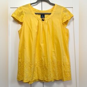 IZOD Women's Sunflower Eyelet Blouse Sz MED